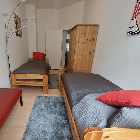 Schoene Zwei-Zimmer-Wohnung "W2" Mit 4 Einzelbetten Und Wlan In Zwenkau Bei Leipzig Im Neuseenland Exterior photo