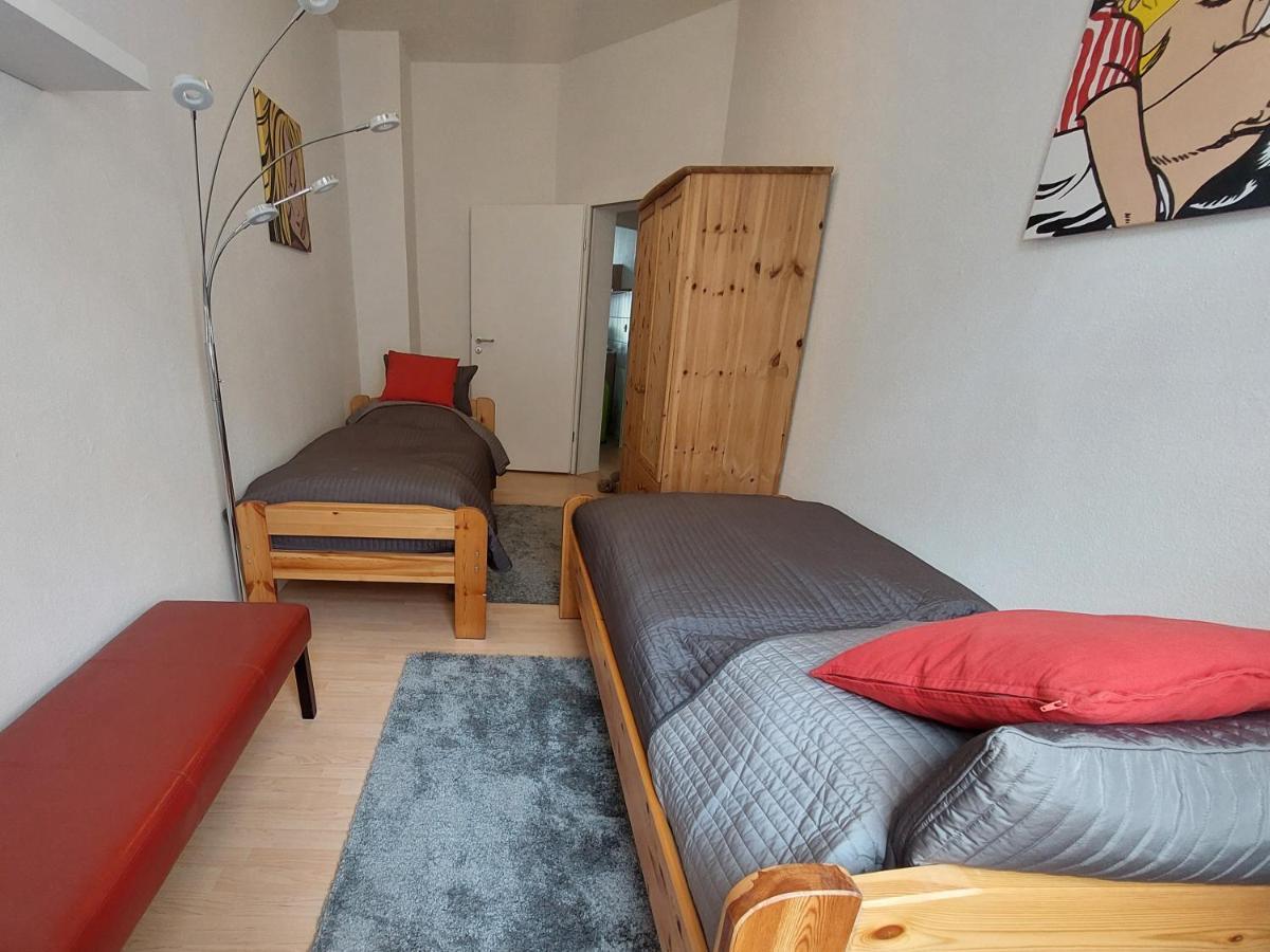 Schoene Zwei-Zimmer-Wohnung "W2" Mit 4 Einzelbetten Und Wlan In Zwenkau Bei Leipzig Im Neuseenland Exterior photo